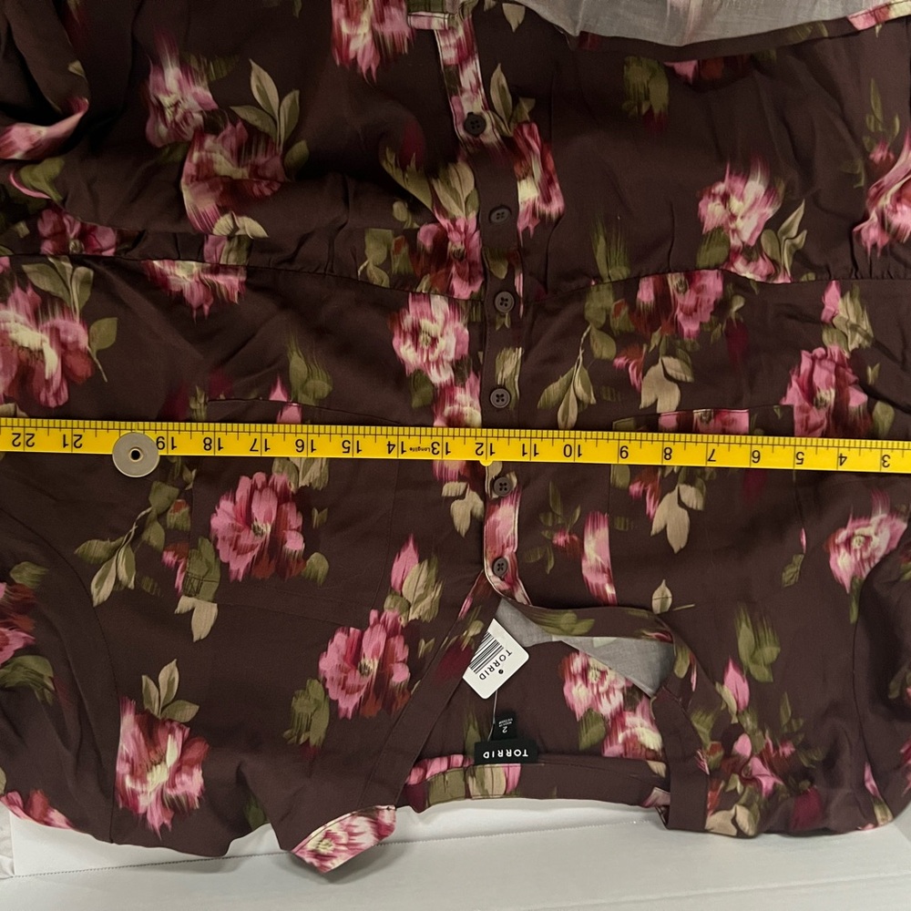 Torrid Plum Floral Button-Front Emma Floral Tunic Top - Picture 7 of 7